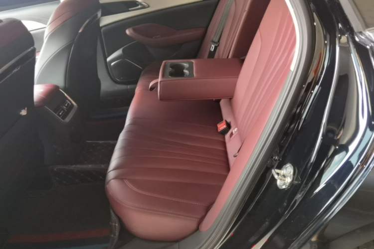 Used Hongqi H5 2025 1.5T DCT Qiyun 500 000th Unit Commemorative Edition Left Rear Seat