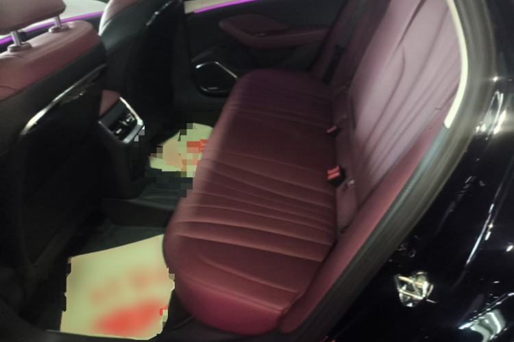 Used Hongqi H5 2025 2.0T Automatic Flag Edition – 500 000 Units Commemorative Version Left Rear Seat