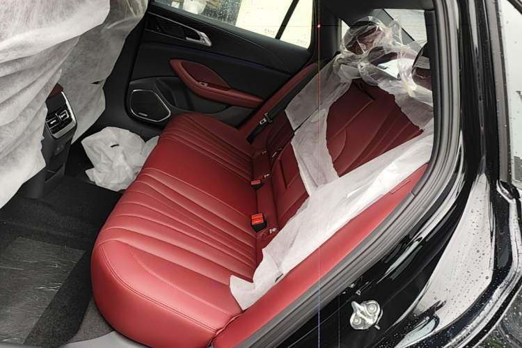 Used Hongqi H5 2025 2.0T Automatic Xuan Ying Edition Left Rear Seat