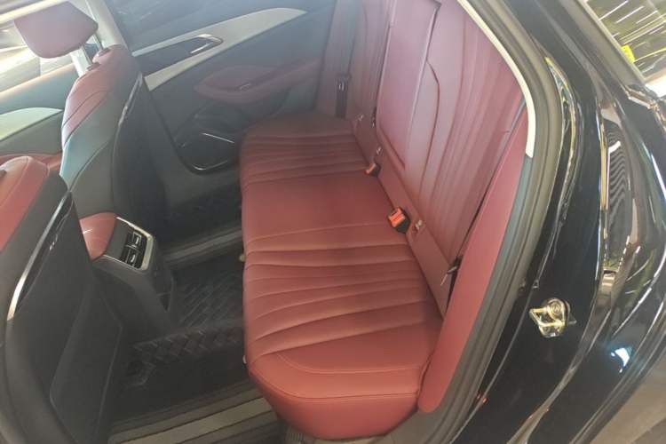 Used Hongqi H5 2025 1.5T DCT Qiyun 500 000th Unit Commemorative Edition Left Rear Seat