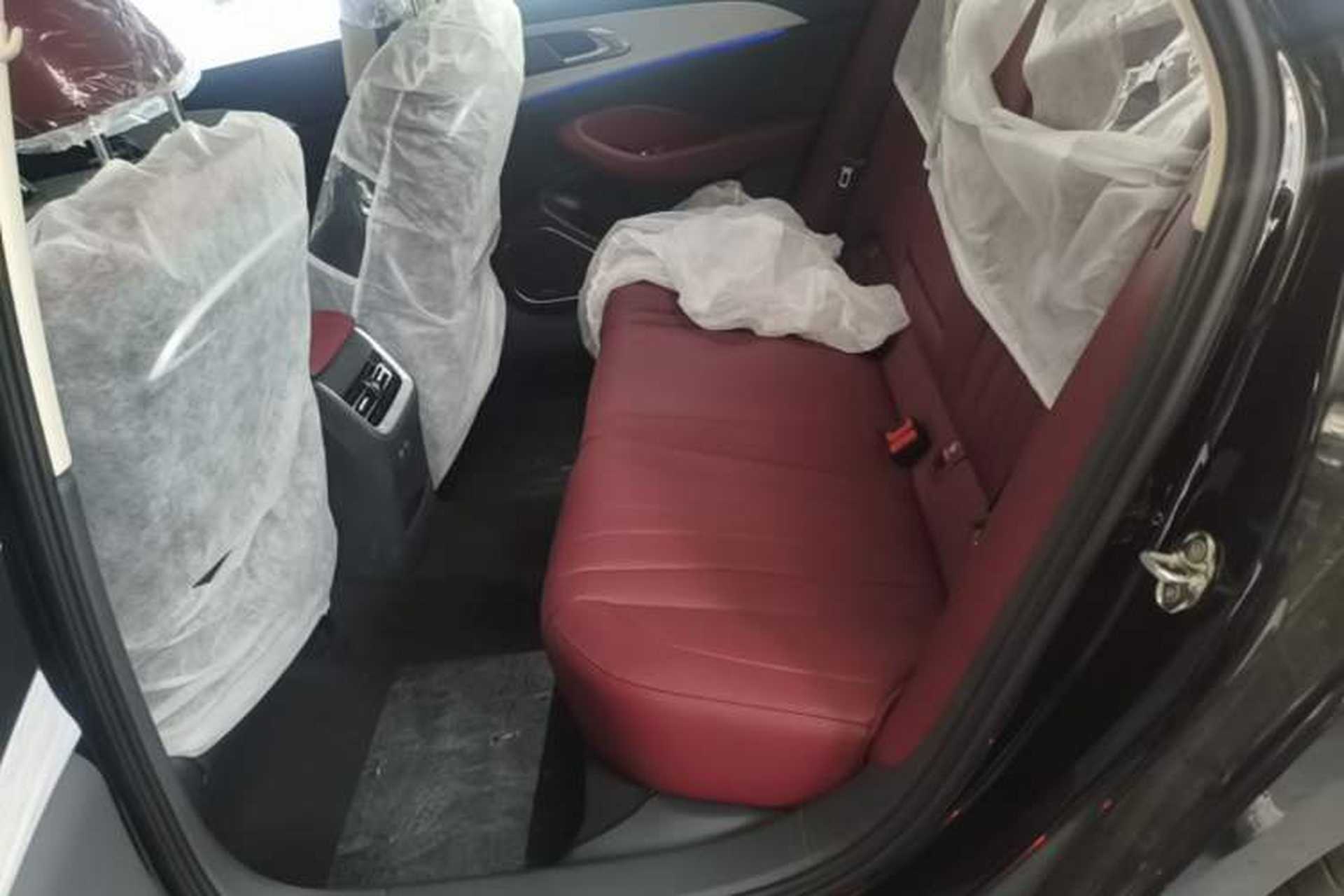 Used Hongqi H5 2025 2.0T Automatic Flag Edition – 500 000 Units Commemorative Version Left Rear Seat