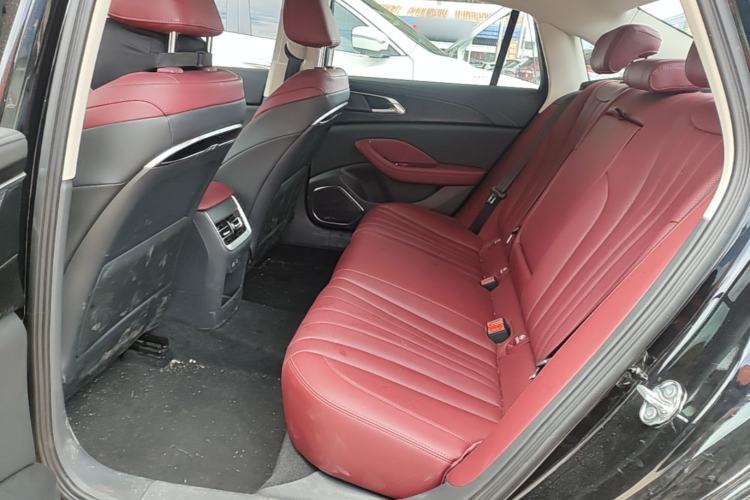 Used Hongqi H5 2025 Model 1.5T DCT Xuan Ying 2 Million Units Commemorative Edition Left Rear Seat