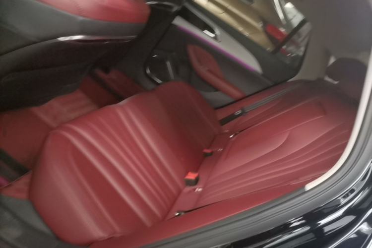 Used Hongqi H5 2025 2.0T Automatic Flag Edition – 500 000 Units Commemorative Version Left Rear Seat