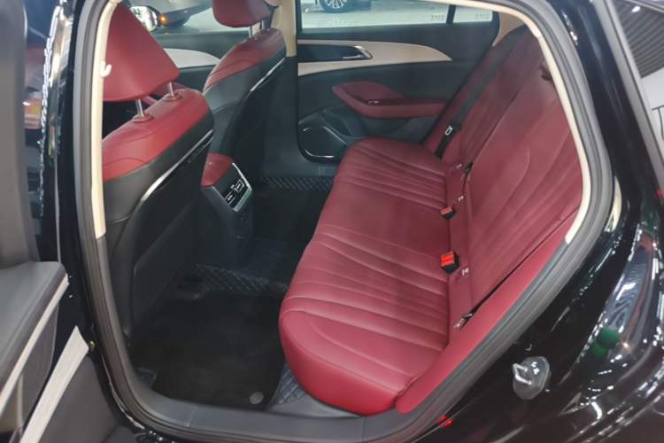 Used Hongqi H5 2025 1.5T DCT Xuan Ying Edition Left Rear Seat