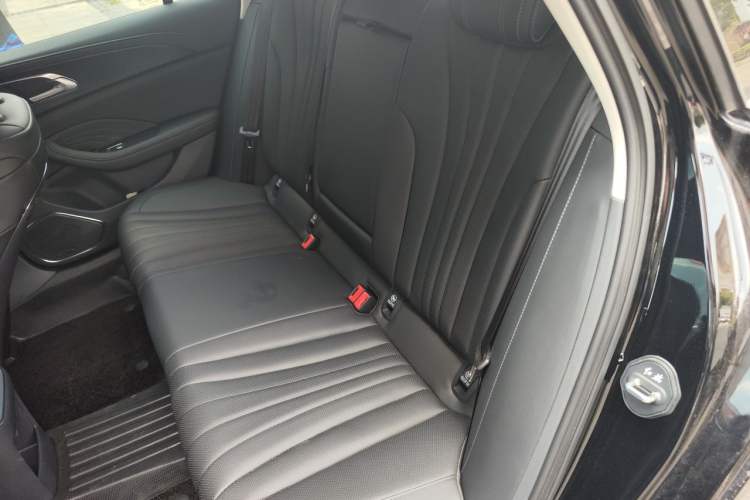 Used Hongqi H5 2025 1.5T DCT Xuan Ying Edition Left Rear Seat
