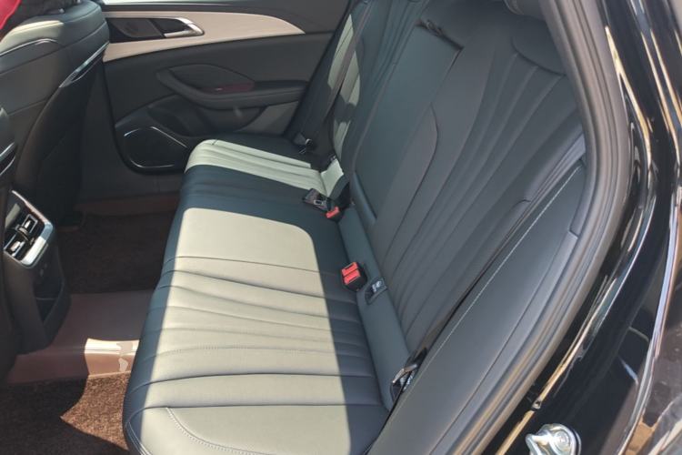 Used Hongqi H5 2025 1.5T DCT Xuan Ying Edition Left Rear Seat