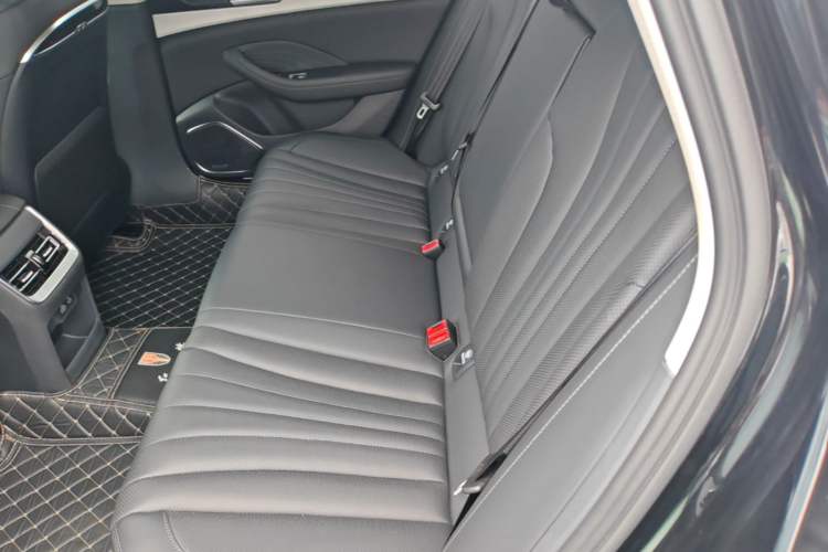Used Hongqi H5 2025 1.5T DCT Qiyun 500 000th Unit Commemorative Edition Left Rear Seat