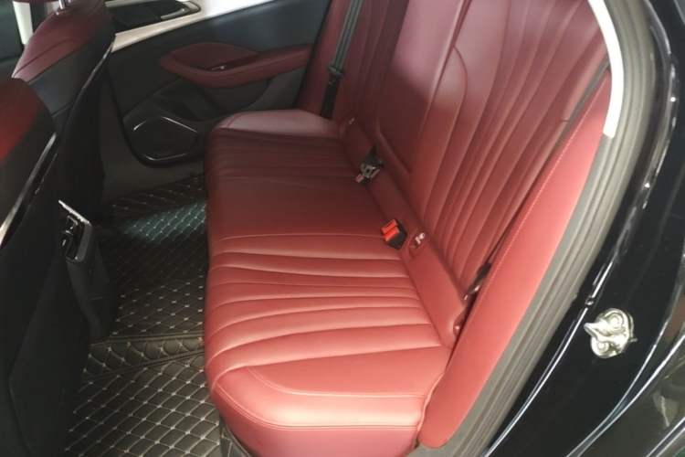 Used Hongqi H5 2025 1.5T DCT Qiyun 500 000th Unit Commemorative Edition Left Rear Seat