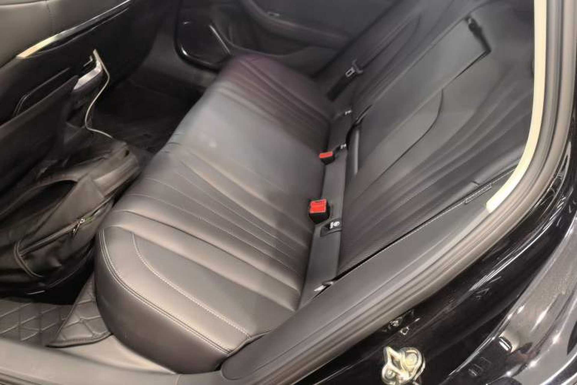 Used Hongqi H5 2025 2.0T Automatic Flag Edition – 500 000 Units Commemorative Version Left Rear Seat