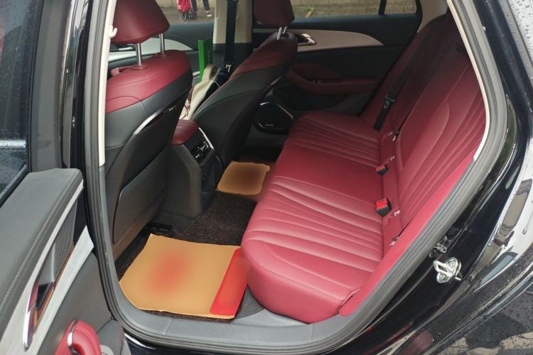 Used Hongqi H5 2025 1.5T DCT Qiyun 500 000th Unit Commemorative Edition Left Rear Seat