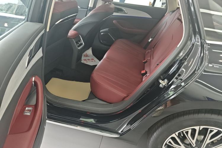 Used Hongqi H5 2025 2.0T Automatic Flag Edition – 500 000 Units Commemorative Version Left Rear Seat