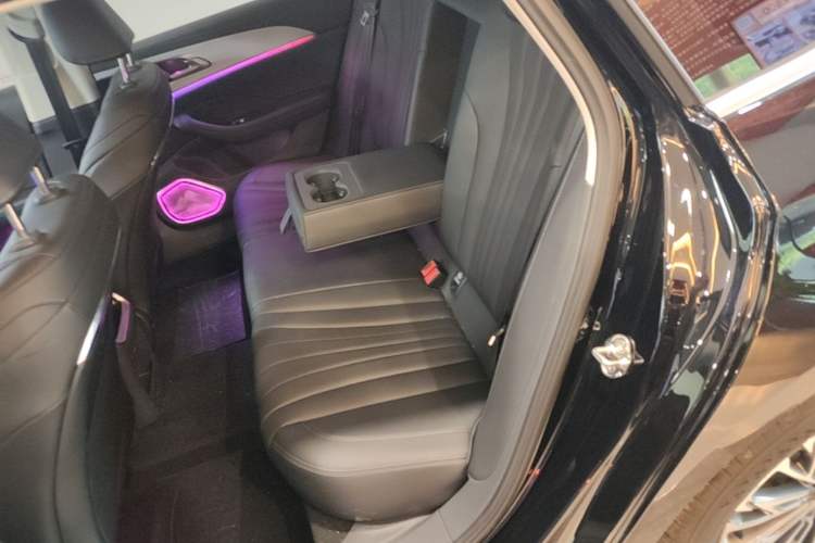 Used Hongqi H5 2025 1.5T DCT Qiyun 500 000th Unit Commemorative Edition Left Rear Seat