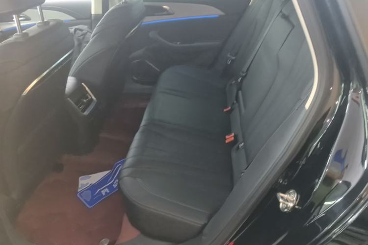 Used Hongqi H5 2025 2.0T Automatic Flag Edition – 500 000 Units Commemorative Version Left Rear Seat