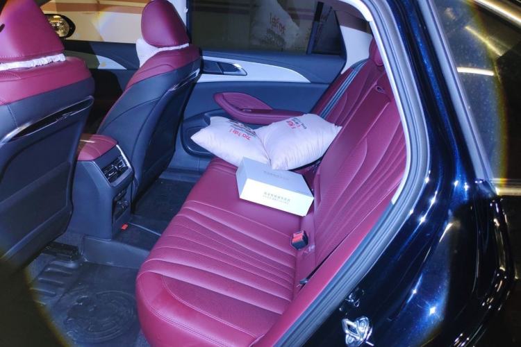 Used Hongqi H5 2025 1.5T DCT Qiyun 500 000th Unit Commemorative Edition Left Rear Seat