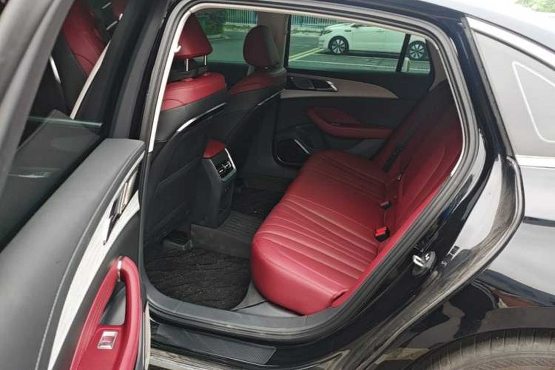 Used Hongqi H5 2025 2.0T Automatic Flag Edition – 500 000 Units Commemorative Version Left Rear Seat
