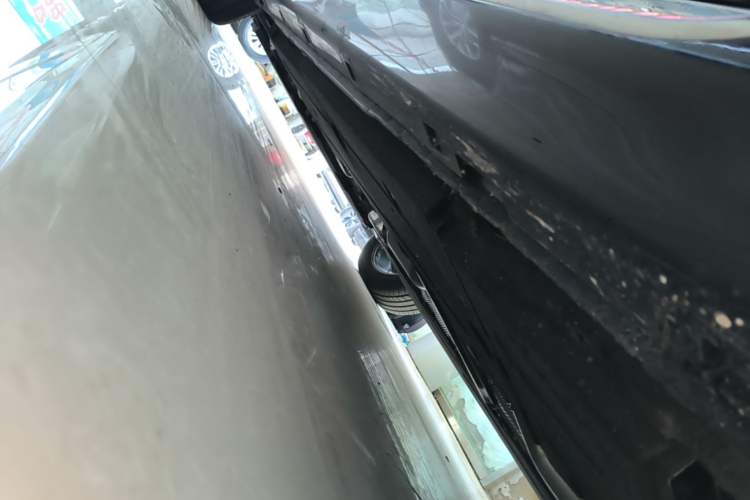 Used Hongqi H5 2025 1.5T DCT Qiyun 500 000th Unit Commemorative Edition Left Side Sill