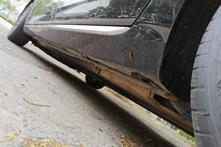 Used Hongqi H5 2025 1.5T DCT Qiyun 500 000th Unit Commemorative Edition Left Side Sill