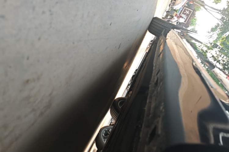 Used Hongqi H5 2025 1.5T DCT Qiyun 500 000th Unit Commemorative Edition Left Side Sill
