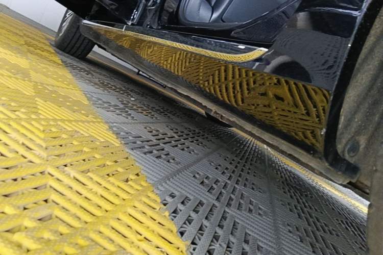 Used Hongqi H5 2025 1.5T DCT Qiyun 500 000th Unit Commemorative Edition Left Side Sill