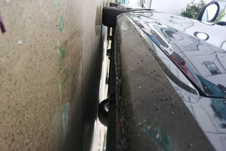 Used Hongqi H5 2025 2.0T Automatic Xuan Ying Edition Left Side Sill