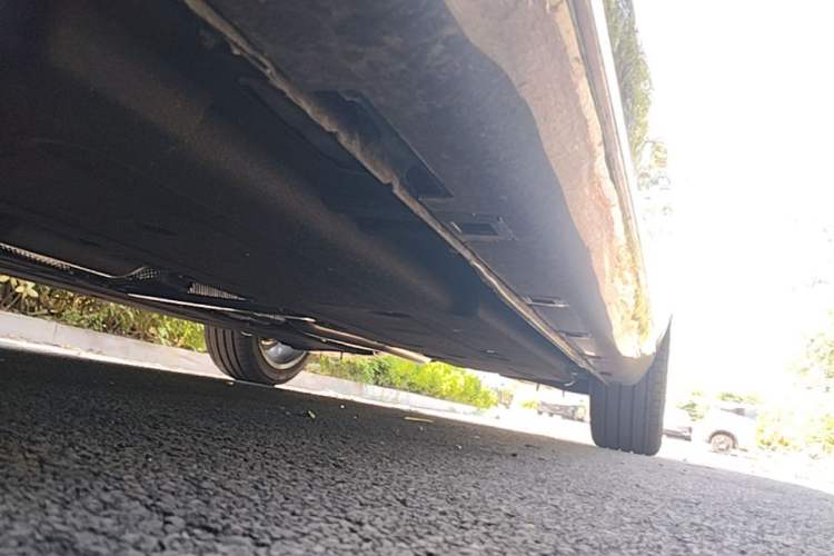 Used Hongqi H5 2025 2.0T Automatic Xuan Ying Edition Left Side Sill