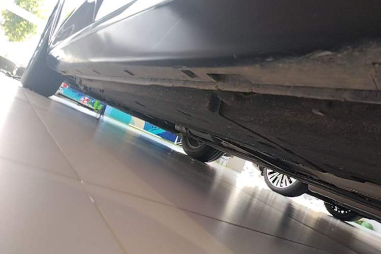 Used Hongqi H5 2025 1.5T DCT Qiyun 500 000th Unit Commemorative Edition Left Side Sill