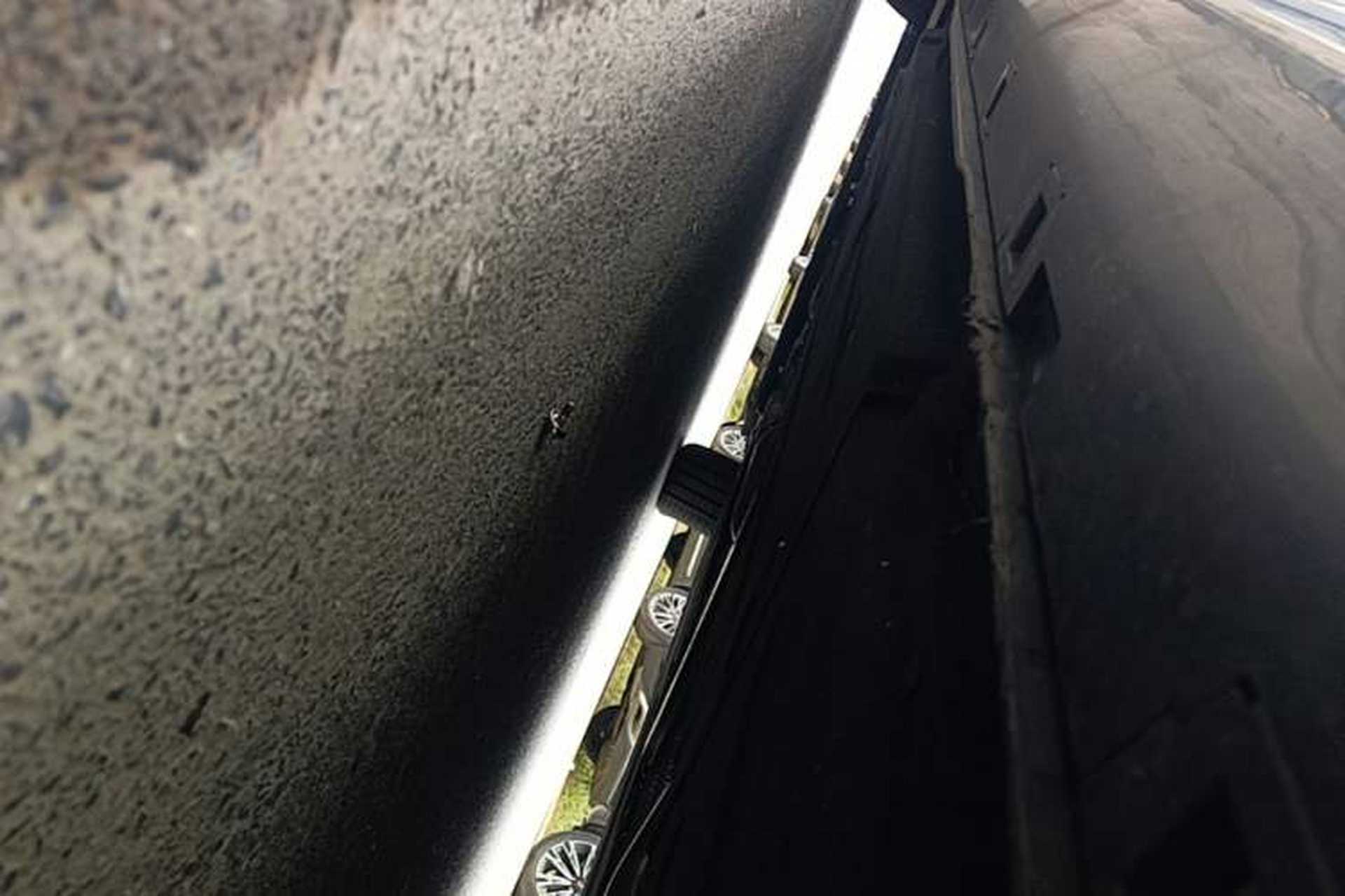 Used Hongqi H5 2025 2.0T Automatic Flag Edition – 500 000 Units Commemorative Version Left Side Sill