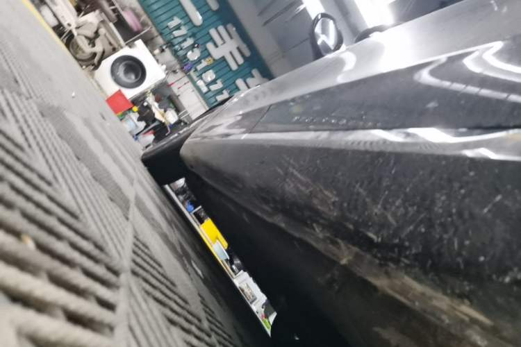Used Hongqi H5 2025 1.5T DCT Qiyun 500 000th Unit Commemorative Edition Left Side Sill
