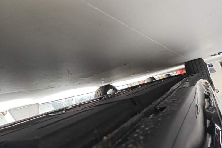 Used Hongqi H5 2025 1.5T DCT Xuan Ying Edition Left Side Sill