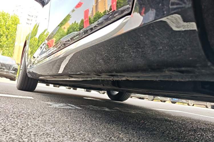 Used Hongqi H5 2025 1.5T DCT Qiyun 500 000th Unit Commemorative Edition Left Side Sill