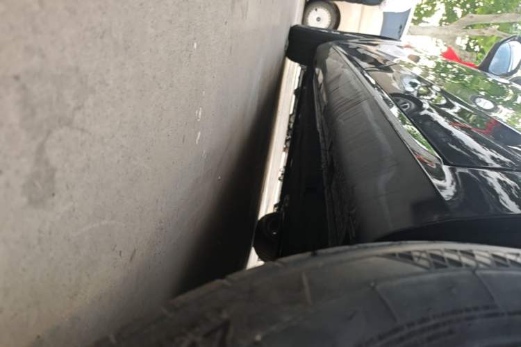 Used Hongqi H5 2025 1.5T DCT Qiyun 500 000th Unit Commemorative Edition Left Side Sill