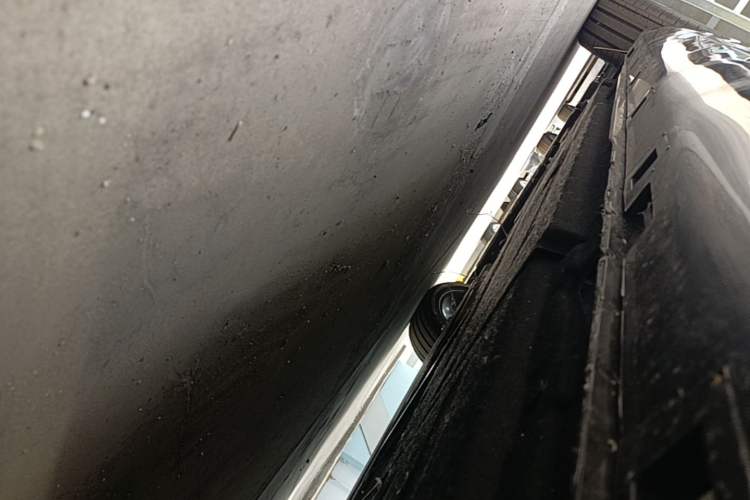 Used Hongqi H5 2025 2.0T Automatic Xuan Ying Edition Left Side Sill