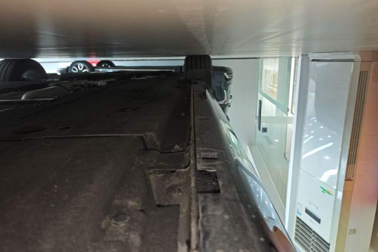 Used Hongqi H5 2025 1.5T DCT Qiyun 500 000th Unit Commemorative Edition Left Side Sill