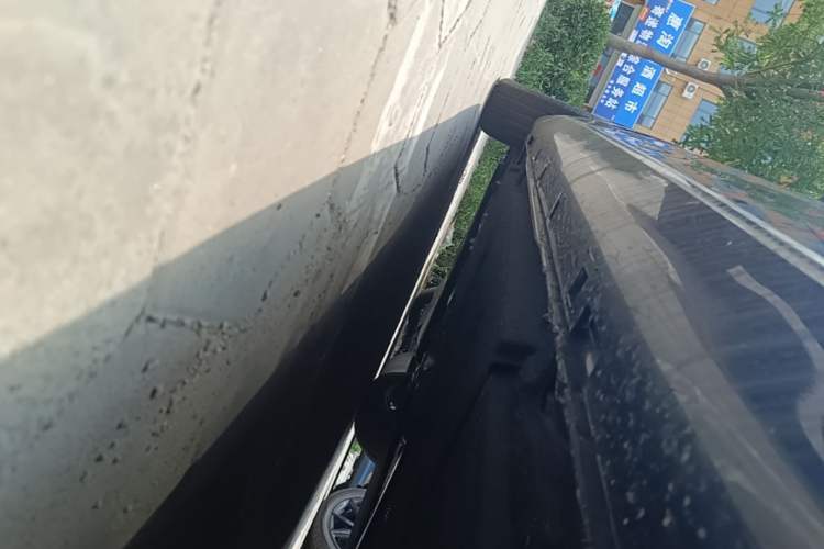 Used Hongqi H5 2025 1.5T DCT Qiyun 500 000th Unit Commemorative Edition Left Side Sill