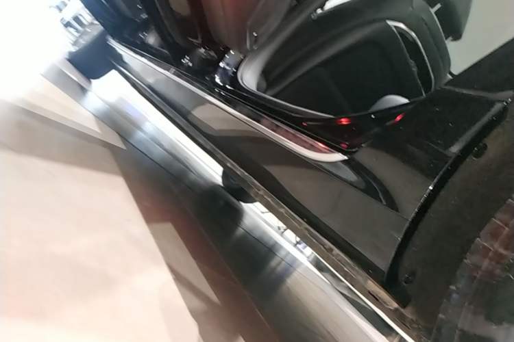 Used Hongqi H5 2025 1.5T DCT Qiyun 500 000th Unit Commemorative Edition Left Side Sill