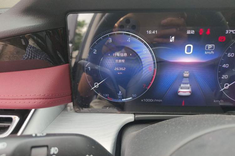 Used Hongqi H5 2025 2.0T Automatic Flag Edition – 500 000 Units Commemorative Version Odometer Close Up