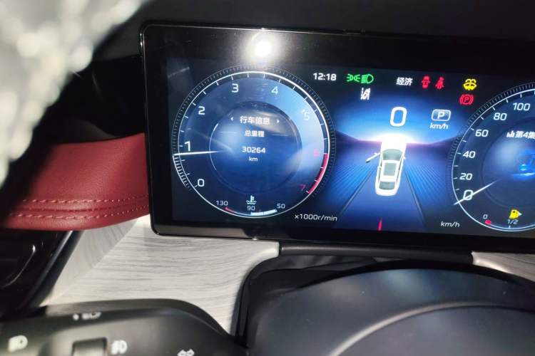 Used Hongqi H5 2025 2.0T Automatic Flag Edition – 500 000 Units Commemorative Version Odometer Close Up
