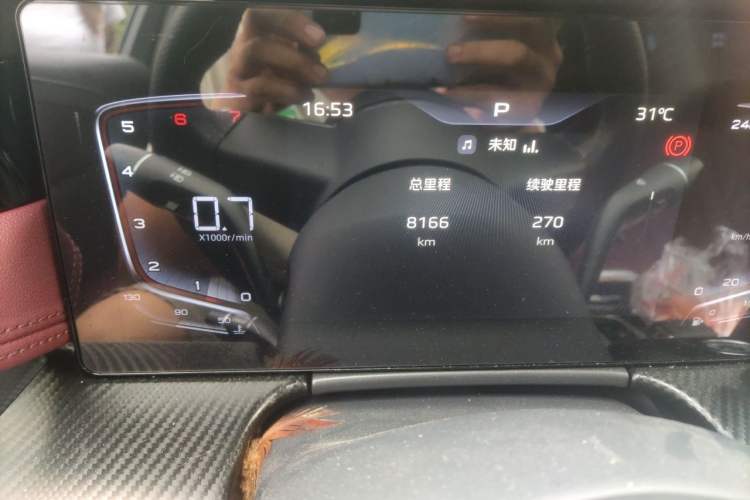 Used Hongqi H5 2025 Model 1.5T DCT Xuan Ying 2 Million Units Commemorative Edition Odometer Close Up