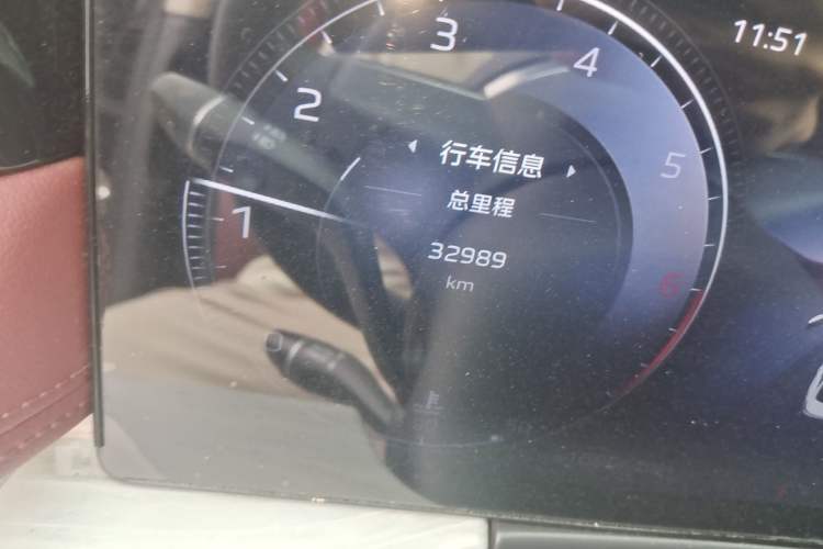 Used Hongqi H5 2025 2.0T Automatic Flag Edition – 500 000 Units Commemorative Version Odometer Close Up