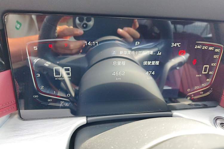Used Hongqi H5 2025 1.5T DCT Qiyun 500 000th Unit Commemorative Edition Odometer Close Up