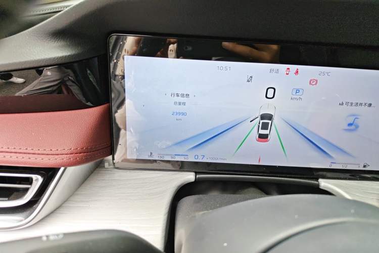 Used Hongqi H5 2025 Model 2.0T Automatic Xuan Ying 2 Million Units Commemorative Edition Odometer Close Up