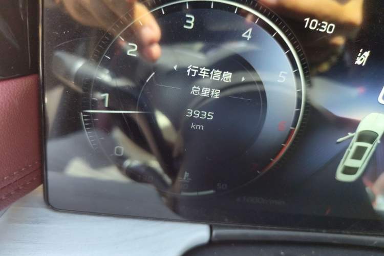 Used Hongqi H5 2025 2.0T Automatic Flag Edition – 500 000 Units Commemorative Version Odometer Close Up