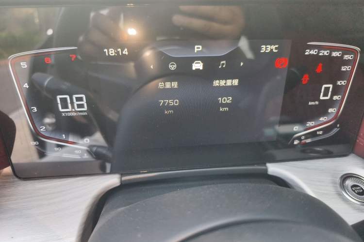 Used Hongqi H5 2025 1.5T DCT Qiyun 500 000th Unit Commemorative Edition Odometer Close Up