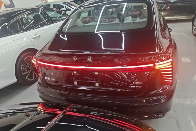 Used Hongqi H5 2025 2.0T Automatic Xuan Ying Edition Rear