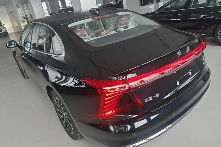 Used Hongqi H5 2025 2.0T Automatic Flag Edition – 500 000 Units Commemorative Version Rear Left 45 Deg