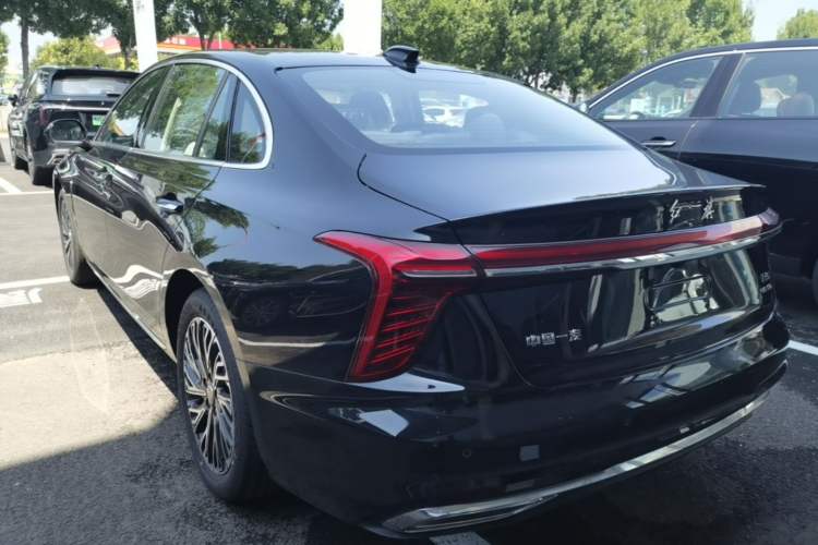 Used Hongqi H5 2025 2.0T Automatic Flag Edition – 500 000 Units Commemorative Version Rear Left 45 Deg