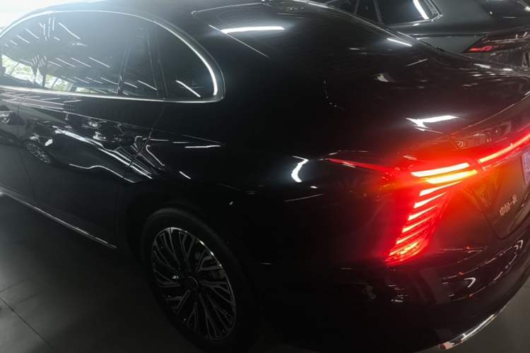 Used Hongqi H5 2025 2.0T Automatic Flag Edition – 500 000 Units Commemorative Version Rear Left 45 Deg