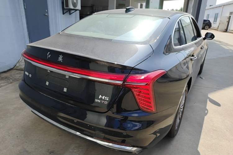Used Hongqi H5 2025 1.5T DCT Qiyun 500 000th Unit Commemorative Edition Rear Right 45 Deg