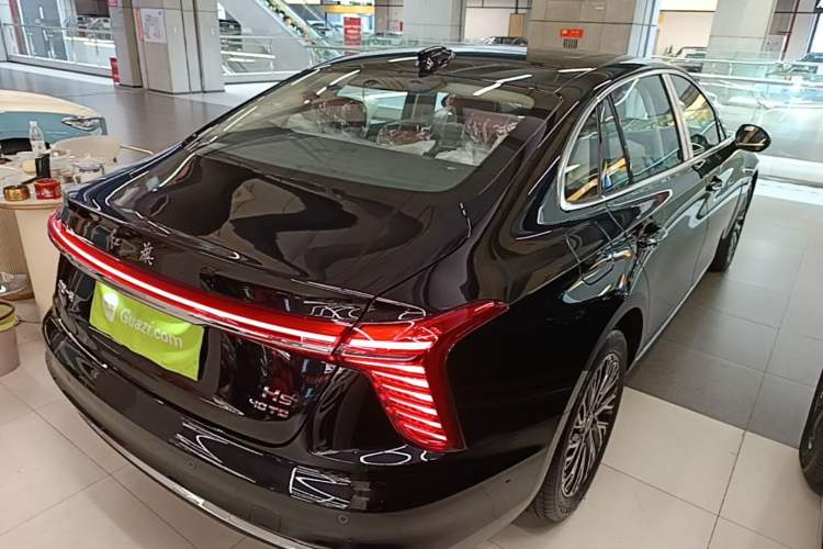 Used Hongqi H5 2025 2.0T Automatic Flag Edition – 500 000 Units Commemorative Version Rear Right 45 Deg
