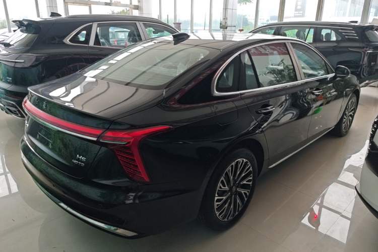 Used Hongqi H5 2025 2.0T Automatic Flag Edition – 500 000 Units Commemorative Version Rear Right 45 Deg